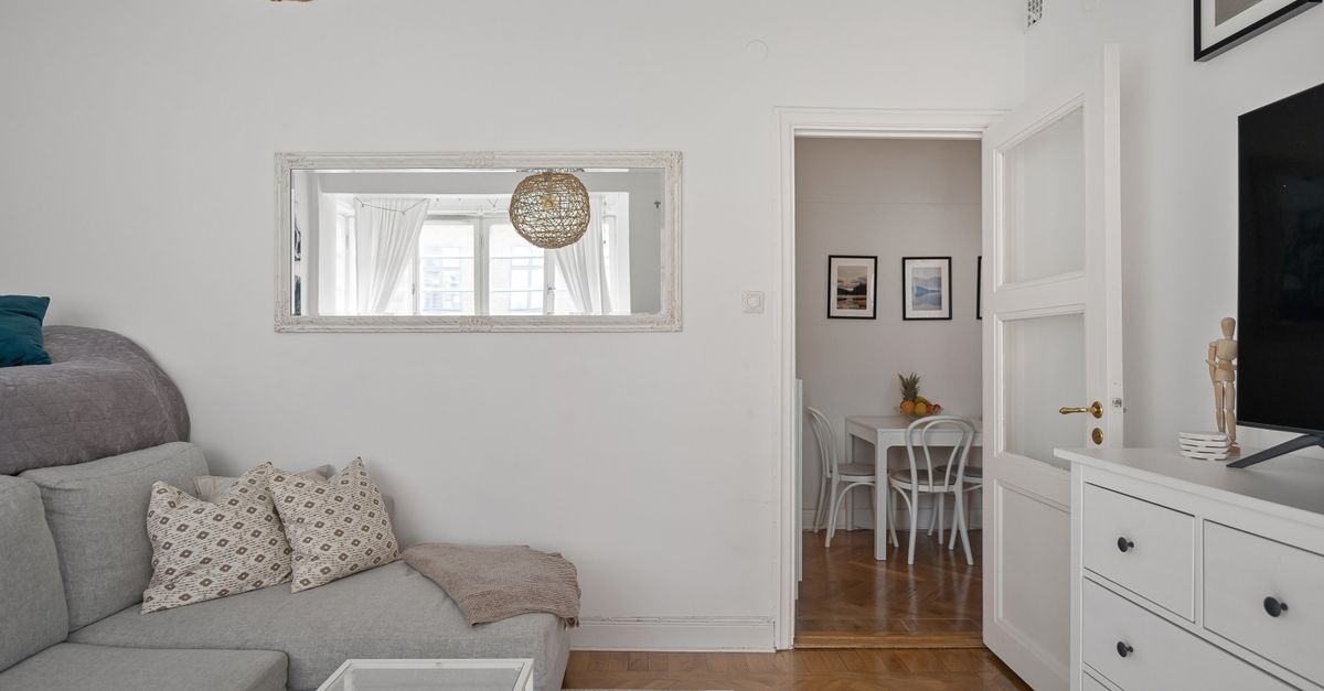 Kleines Wohnzimmer, große Wirkung: Clevere Einrichtungsideen für mehr Raum und Gemütlichkeit